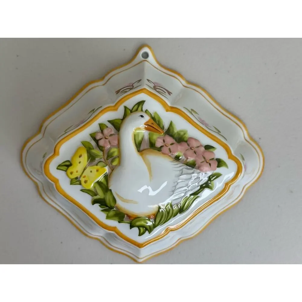 Franklin Mint Le Cordon Bleu Porcelain Diamond Mold White Goose Flower Butterfly